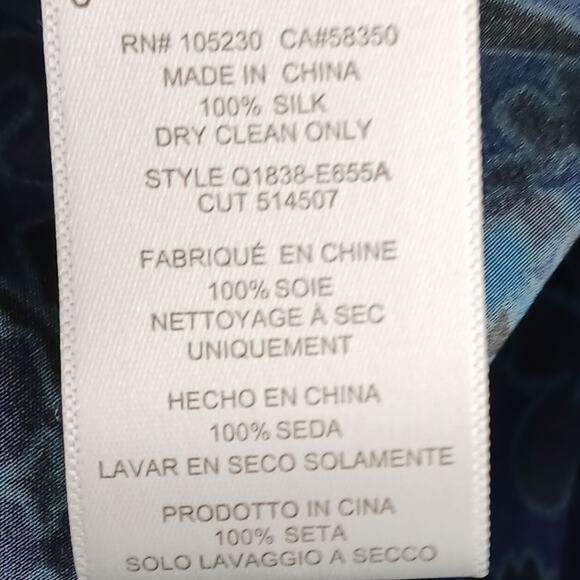 Equipment Femme SZ XS 100% Silk Floral Button Front Shirt Sheer Sleeves in Blue - Picture 6 of 7